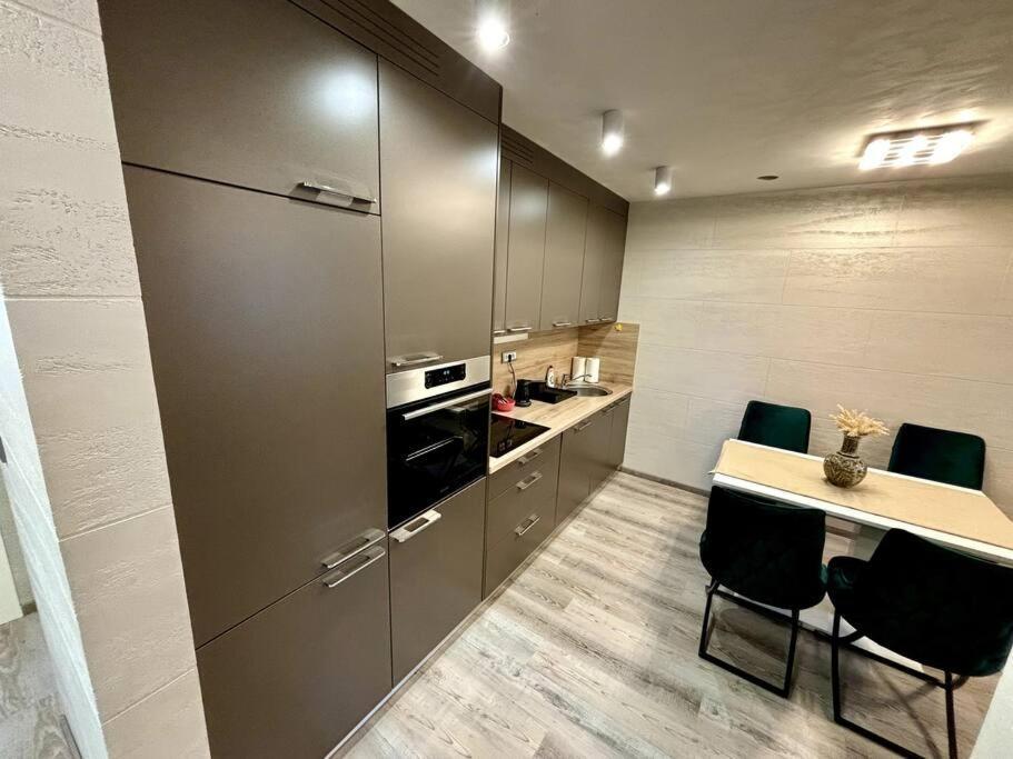 Villa Moste 3-Free Parking&Pool, Ev Station Ljubljana Bagian luar foto