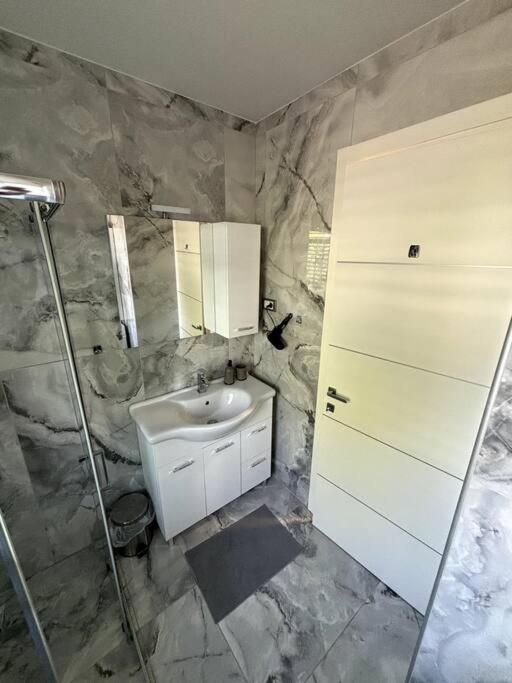 Villa Moste 3-Free Parking&Pool, Ev Station Ljubljana Bagian luar foto